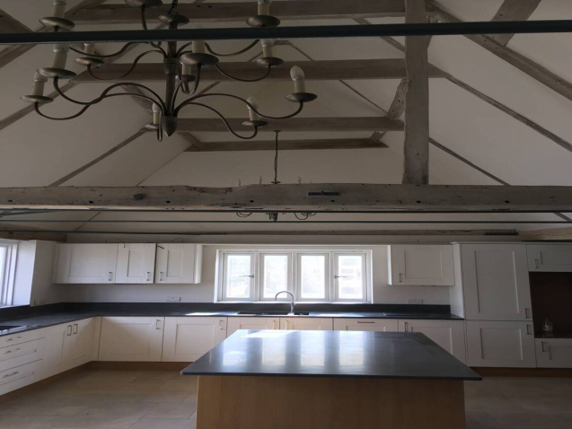 5 Reasons to Choose a Solid Surface Worktop for Your Kitchen Renovation